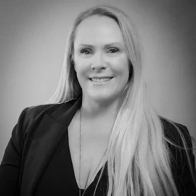 renae-clutton-legal-office-administrator Portrait of Renae Clutton legal office administrator at KDK Family law