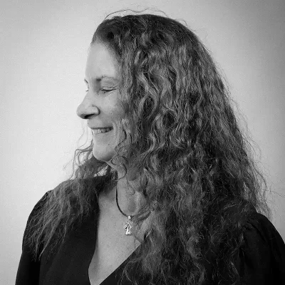 Portrait pf Renae Hanbury paralegal at KDK Family law